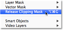 Memilih Rilis Kliping Masker perintah dari menu Layer. Image © 2012 Photoshop Essentials.com