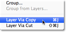 Memilih New Layer via Copy perintah dari menu Layer dalam Photoshop. Image © 2012 Photoshop Essentials.com