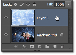 Memilih lapisan atas pada panel Layers. Image © 2012 Photoshop Essentials.com