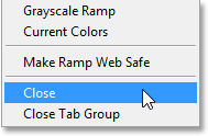 Memilih Tutup perintah dari menu panel warna. Gambar © 2013 Steve Patterson, Photoshop Essentials.com
