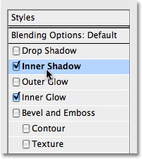 Memilih Inner Shadow dari kotak dialog Layer Style di Photoshop. Gambar � 2008 Photoshop Essentials.com.