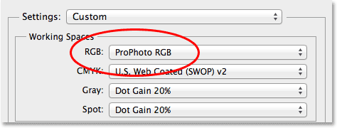 Mengubah RGB ruang kerja di Photoshop dari sRGB ke Adobe RGB. Image © 2013 Photoshop Essentials