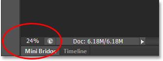 Tingkat zoom saat dokumen adalah 24%. Image © 2013 Photoshop Essentials.com