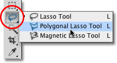 Memilih Polygonal Lasso Tool di Photoshop CS5. Image © 2010 Photoshop Essentials.com