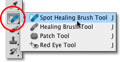 Spot Healing Brush di Photoshop CS5. Gambar © 2010 Steve Patterson, Photoshop Essentials.com