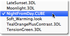 Memilih tabel NightFromDay dari kategori 3DLUT file. Image © 2012 Photoshop Essentials.com