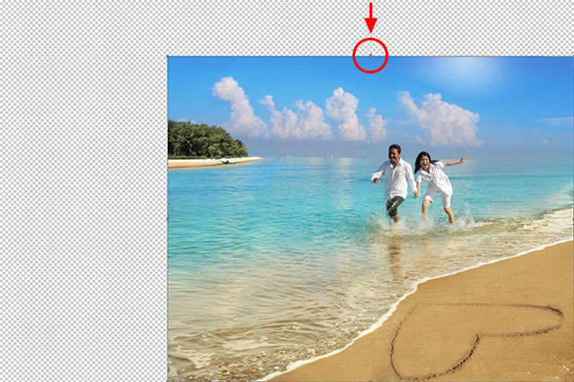 Menyeret atas mengubah pegangan untuk membentuk kembali gambar dengan Skala Content-Aware. Image © 2012 Photoshop Essentials.com