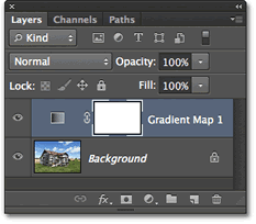 Panel Layers menampilkan lapisan penyesuaian Peta Gradient. Image © 2012 Photoshop Essentials.com