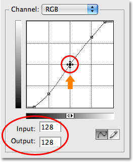 Нажмите на любую точку повторно отрегулируйте его в кривые. Image © 2009 Photoshop Essentials.com