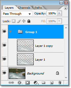 The two layers are now inside a Layer Group.