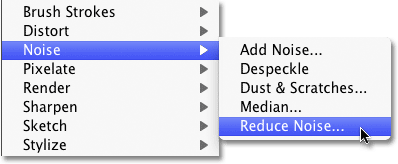 Memilih Mengurangi Kebisingan filter pada Photoshop. Image © 2010 Photoshop Essentials.com
