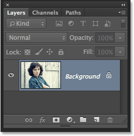 Panel Layers di Photoshop CC menunjukkan foto pada layer Background. Image © 2013 Photoshop Essentials.com