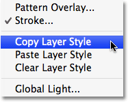 Memilih Copy Layer Style dari menu Layer dalam Photoshop. Gambar © 2008 Photoshop Essentials.com.