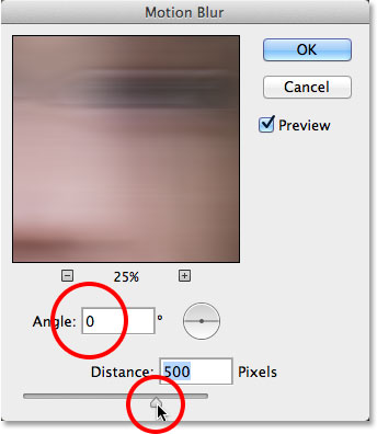 Motion Blur kotak dialog Filter Photoshop. Image © 2013 Photoshop Essentials.com