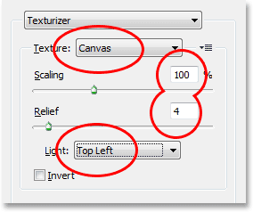 Mengatur opsi untuk filter Texturizer. Image © 2013 Photoshop Essentials.com