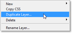 Memilih perintah Duplicate Layer dari menu Layer. Image © 2013 Photoshop Essentials.com