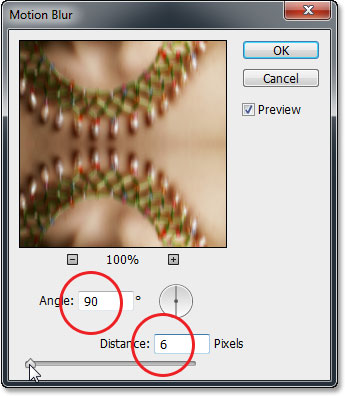 The kotak dialog Motion Blur dan pilihan di Photoshop CS6. Image © 2013 Photoshop Essentials.com