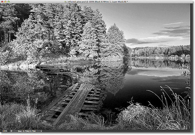 Инфракрасное изображение. Image © 2012 Photoshop Essentials.com.