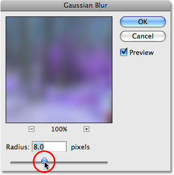 El filtro Gaussian Blur en Photoshop. Imagen © 2009 Photoshop Essentials.com.