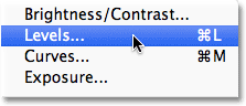 Memilih Tingkat perintah di Photoshop. Gambar © 2011 Photoshop Essentials.com.