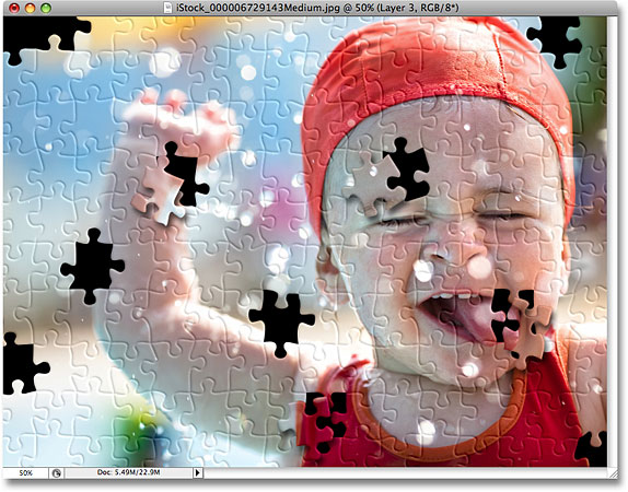 Potongan puzzle lainnya telah dihapus dari foto. Gambar © 2008 Photoshop Essentials.com.