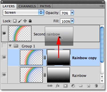 Menyeret layer mask ke lapisan lain. Image © 2010 Photoshop Essentials.com