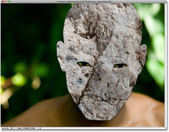 Gambar setelah menambahkan layer mask. Image � 2009 Photoshop Essentials.com.