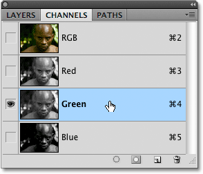 Selecting the Green channel in Photoshop. Image © 2009 Photoshop Essentials.com.