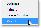 اختيار مرشح الرياح في برنامج فوتوشوب.  صورة © 2013 فوتوشوب Essentials.com