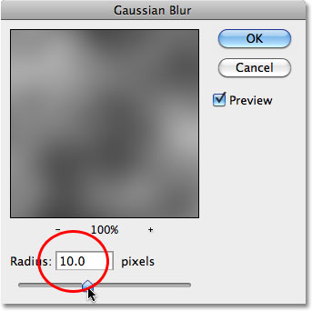 Диалоговое окно Gaussian Blur в Photoshop. Image © 2010 Photoshop Essentials.com.