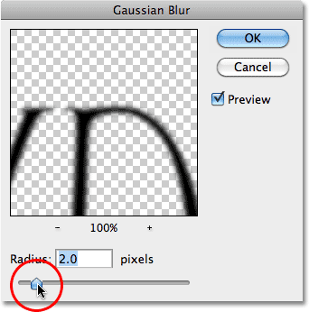 The Gaussian Blur kotak dialog. Image © 2010 Photoshop Essentials.com.