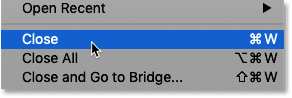 تحديد أمر Close في Photoshop