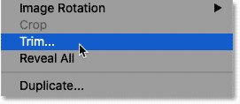 Chọn lệnh Trim từ menu Hình ảnh trong Photoshop.