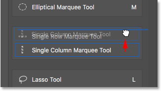 Menyeret Kolom Tunggal Marquee Tool atas Single Row Marquee Tool dalam kelompok.  Gambar © 2016 Steve Patterson, Photoshop Essentials.com