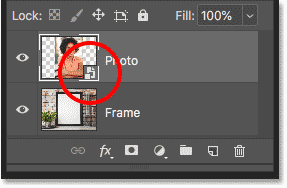 The smart object icon in the layer preview thumbnail in Photoshop