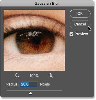 Kotak dialog Gaussian Blur dibuka kembali