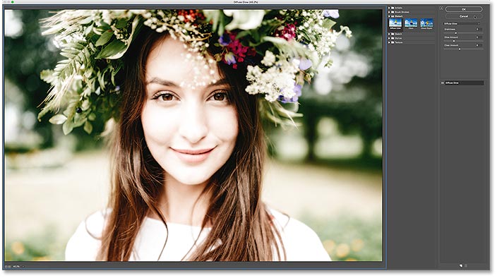 The Filter Gallery smart filter reopens to the Diffuse Glow settings