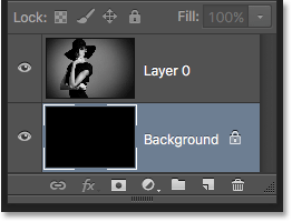 Panel Layers (Warstwy) po odtworzeniu akcji z kolorem tła ustawionym na czarny. Image © 2016 Photoshop Essentials.com