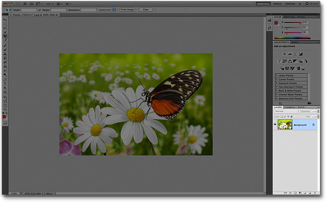 o painel Camadas na interface do Photoshop CS5. 