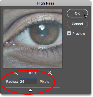 ضبط قيمة نصف القطر لمرشح High Pass على 24 بكسل في Photoshop
