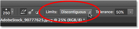 تعيين خيار Background Eraser Limits على Discontiguous في Photoshop. 