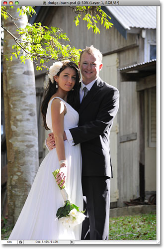 Une photo de mariage. Image obtenue sous licence de par Photoshop Essentials.com.