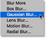 اختيار مرشح Gaussian Blur. 