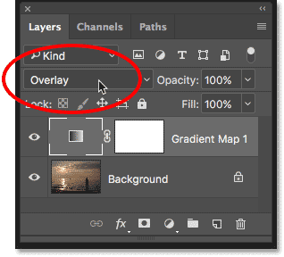 تغيير وضع المزج لطبقة ضبط Gradient Map إلى Overlay