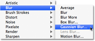 Selectarea filtrului Gaussian Blur în Photoshop.