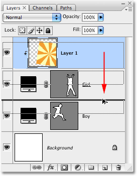 Přetažením zkopírujte obrázek na pozadí mezi dvěma tvar vrstev ve Photoshopu. Obrázek © 2008 Photoshop Essentials.com.