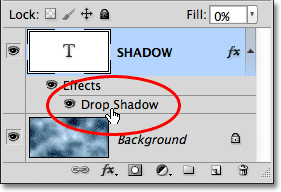 النقر المزدوج على تأثير Drop Shadow لطبقة Type.  صورة © 2012 Photoshop Essentials.com.